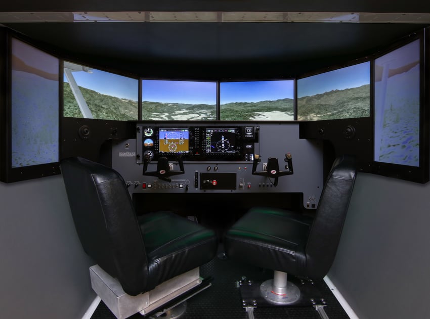 Redbird MCX interior configured to a C172-G Skyhawk